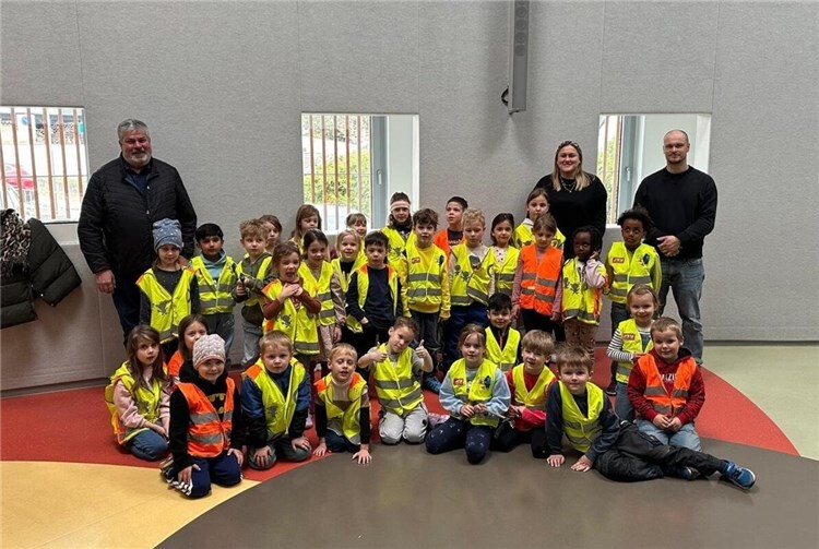 KiTa-Kinder bei Sammelaktion.