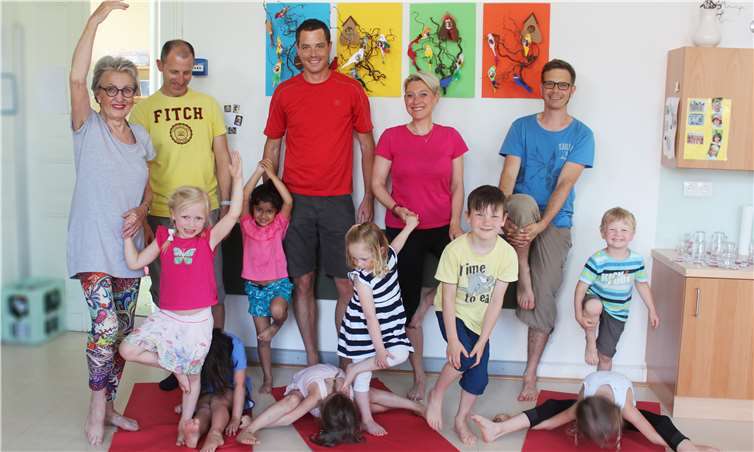 KiTa-Kinder lernen Yoga.Witali Ridinger