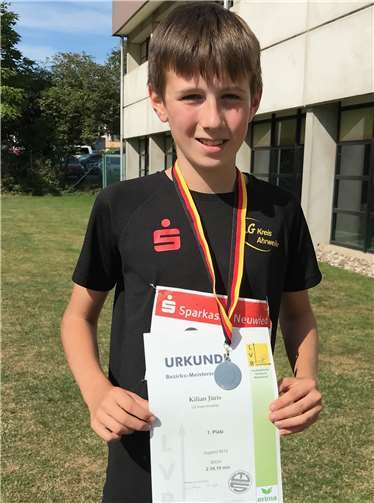 Kilian Jüris lief über 800 Meter zum Bezirksmeistertitel.