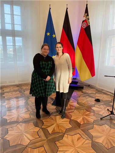 Kim Mercik und Natanja Neitzert.  Foto: Lenis Vosen