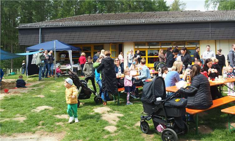 Kinder, Eltern und Mitarbeiter der Kita Stromberg feierten das 30-jährige Jubiläum der Einrichtung. Fotos: Stadt Bendorf am Rhein