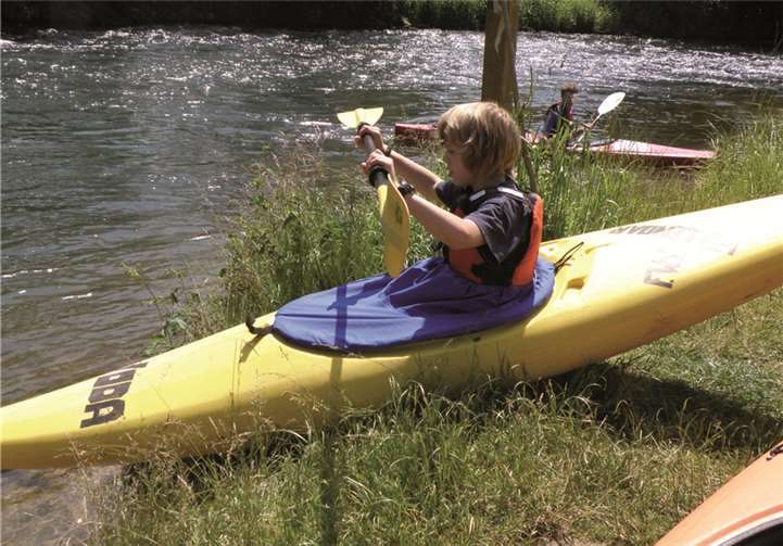 Kinder ab acht Jahren können das Kajak kennenlernen. privat