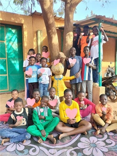 Kinder der AMPO-Schule in Ouagadougo. Foto: AMPO International e.V.