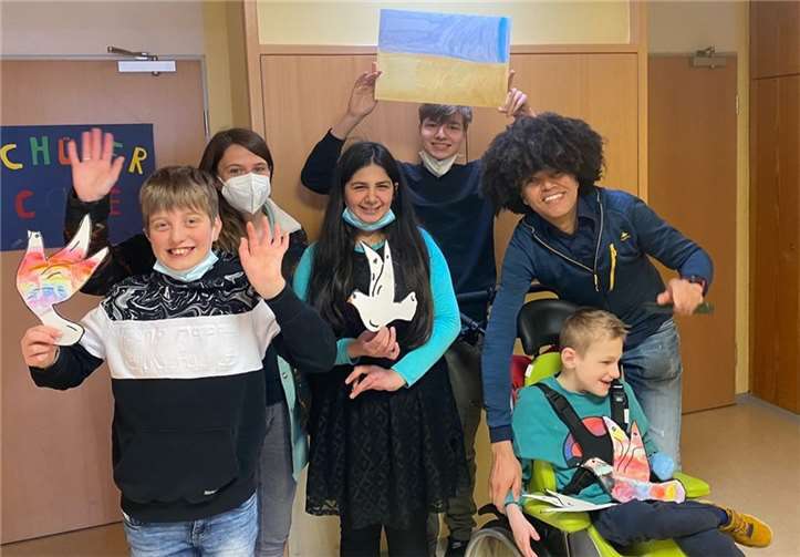 Kinder der Förder- und Grundschule St. Martin Düngenheim haben sich der Aktion angeschlossen.  Fotos: privat