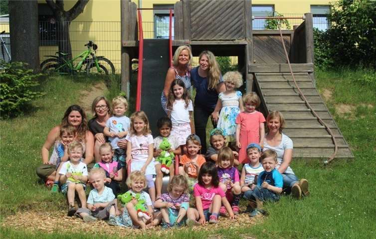 Kinder der Kindertagesstätte beenden nach drei Jahren das Projekt der AOK.privat