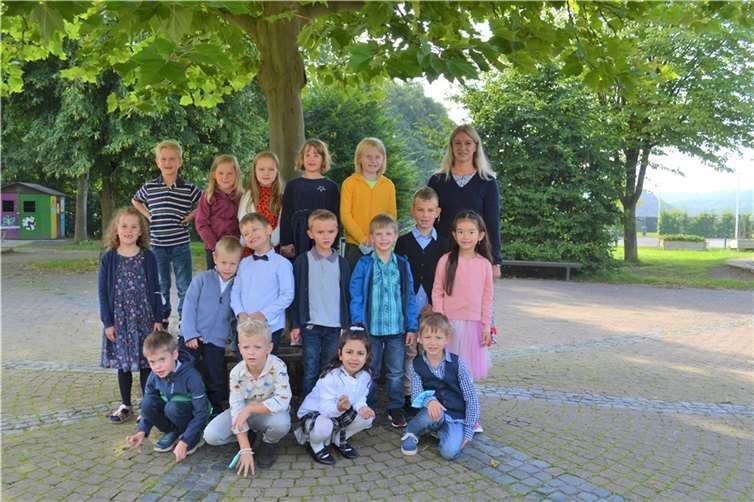 Kinder der Klasse 1a mit ihrer Klassenlehrerin Jeannine Klimetzki. Fotos: privat