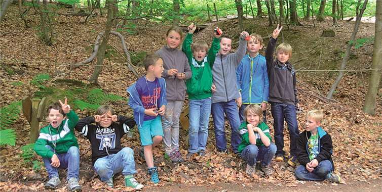 Kinder der Wormersdorfer F2 auf Schatzsuche im Waldkletterpark in Bad Neuenahr.privat