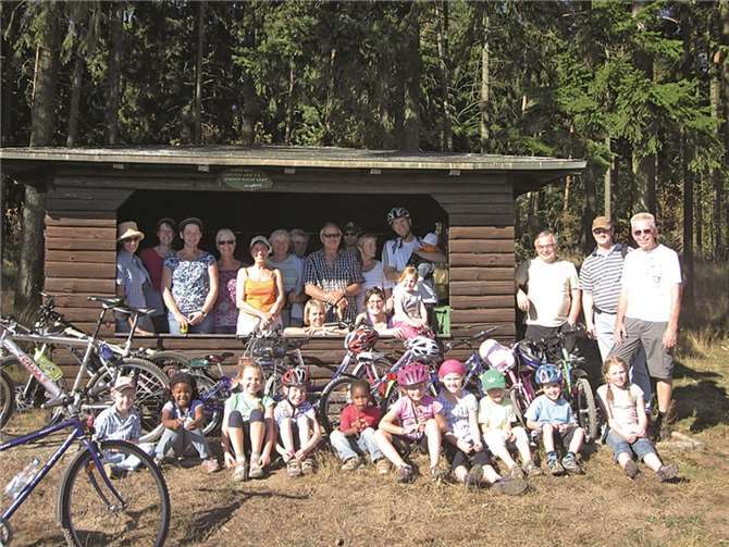 Kinder, die schon gut mit dem Fahrrad unterwegs sind, können diese gerne mitbringen.  Privat