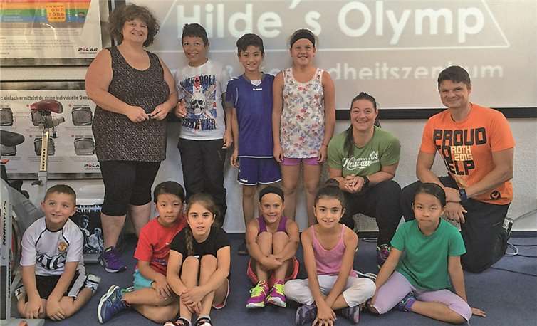 Kinder im Alter von sechs bis 18 Jahren aus Syrien, Armenien, Kroatien, Bulgarien, Polen, Iran, Afghanistan, Bosnien, Vietnam, Rumänien, Kenia, Ägypten, Kosovo, und Albanien nahmen teil. privat