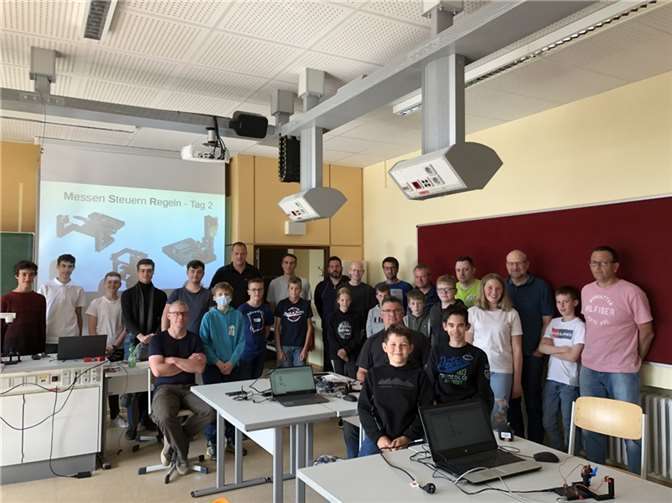 Kinder im Alter von zehn bis zwölf nahmen gemeinsam mit ihren Eltern an dem Kurs teil.  Foto: KuBa