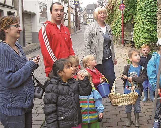 Kinder und Betreuer freuten sich über die Einladung der Weinbaubruderschaft. privat