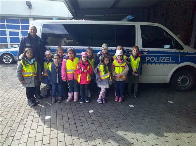 Kinder und Erzieher wurden von Frau Heinrich empfangen.