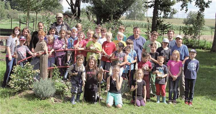 Kinder und pädagogische Helfer hatten viel Spaß auf dem Sauplatz in Miesenheim. privat