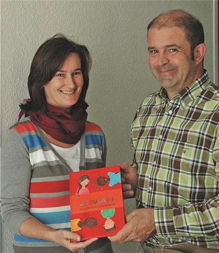 Kinderbuchautorin Rita Mintgen und Peter Moskopp setzen sich für Afrika ein. FRE