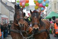 Kindergarten Rasselbande mit Pferdekutsche.  Motto. Hier ist jeder so wie er ist...
