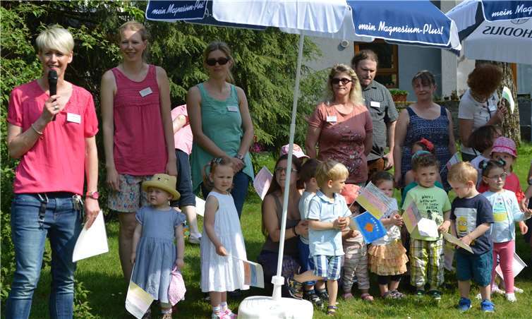Kindergartenleiterin Claudia Linden gegrüßte die zahlreichen Gäste.  AB