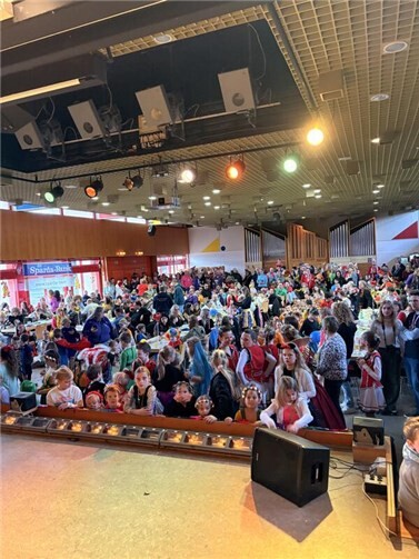 Kinderkarneval in Neuwied: Ein farbenfrohes Fest voller Stimmung.  Foto: privat