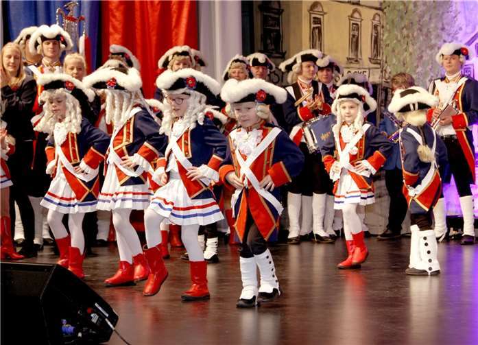 Kinderkostümfest unter dem Motto „Alles für ons Pänz:Auch die Kleinsten haben Spaß an dem rheinischen Brauchtum