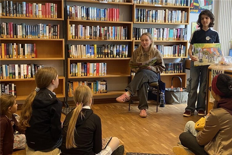 Kinderlesung in der katholischen Bibiliothek
