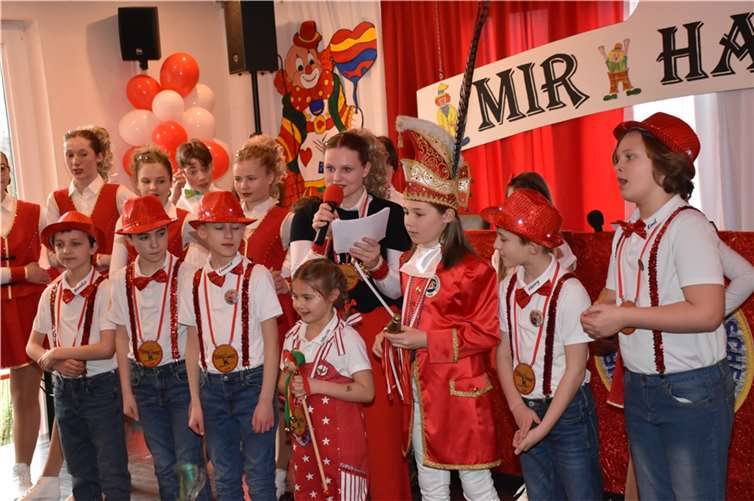 Kinderpräsidentin Julia Arndt führte an diesem Tag souverän durch ein buntes und abwechslungsreiches Programm an karnevalistischen Auftritten.. Foto: KG Verscheid