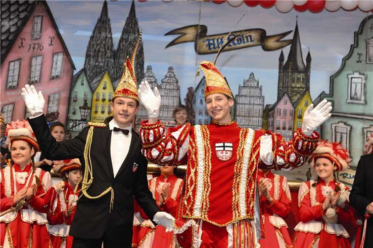 Kinderprinz Thilo Hoffmann und sein Adjutant Niklas Sebastian freuen sich auf die bevorstehenden Karnevalstage.FIX