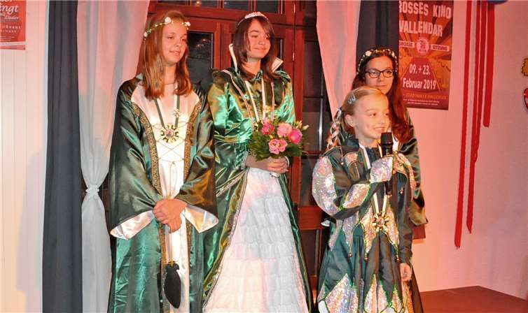 Kinderprinzessin Corinna mit Gefolge.
