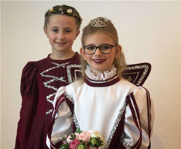 Kinderprinzessin Helena I. von Pinsel und Schere sowie Hofdame Sarah. privat