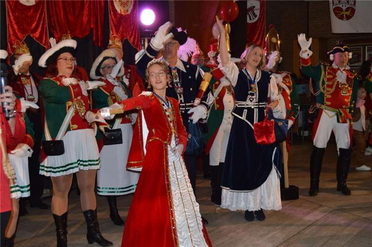 Kinderprinzessin Julia I. Selbach nach ihrer Proklamation voll in ihrem Element.