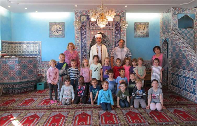Kindertagesstättenkinder besuchten eine Moschee.privat