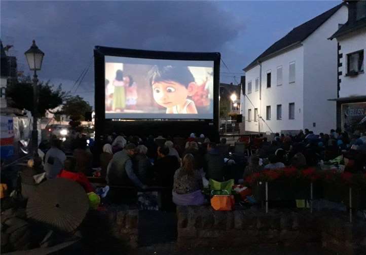 Kino-Open-Air-Veranstaltung in Kruft: „Coco“ sorgte bei den Kinobegeisterten für gute Unterhaltung und zahlreiche Lacher. Foto: privat