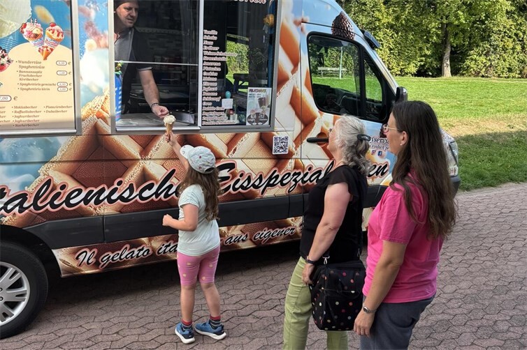 Kirche Musik PicknickEiswagen