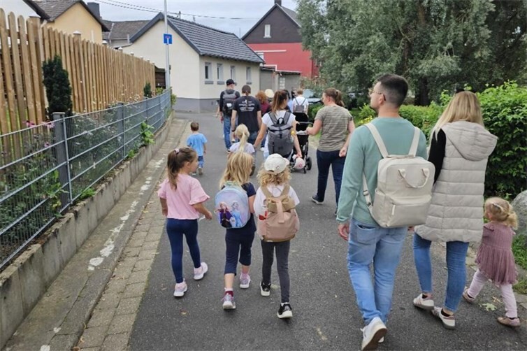 Kita Hellenbach unterwegs nach Koisdorf