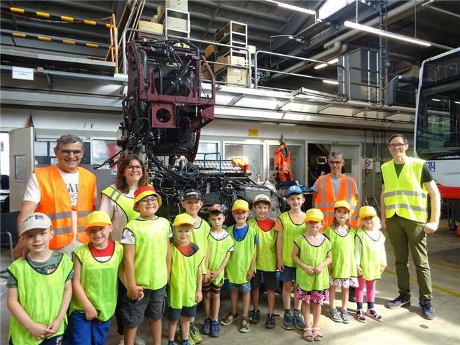 Kita Unkelbach zu Besuch bei den SWB Bonn.  Foto: Robert Schütz