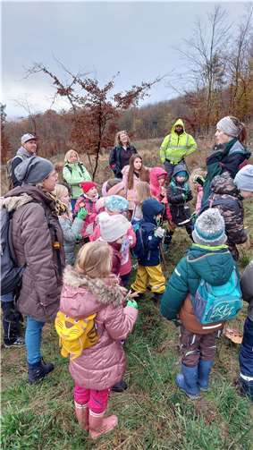 Kita- und Grundschulkinder packten mit an.