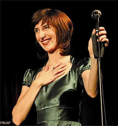 Klara entführte in die Welt der Chansons. privat