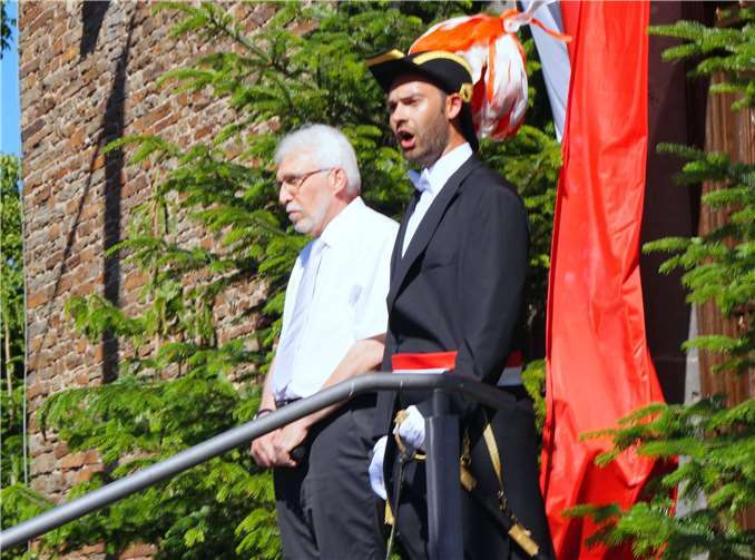 Klare Kommandos von KirmeshauptmanRené Zilles, sorgten für Ordnung und ein einheitliches Bild.