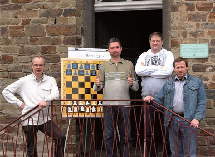 Klarer Aufstieg in die Bezirksliga für die Schachfreunde Bad Breisig mit der ersten Mannschaft (v.r.): Konstantin Rusch, Uwe Meillhammer, Peter Sommerfeldt, Peter van Leyen, Alexander Siman (nicht auf dem Bild). privat