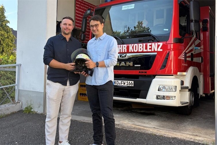 Klares Bekenntnis zur Feuerwehr (von links): CDU-Ortsvorsitzender Demian Becher und Philip Rünz, Landtagsabgeordneter und Kreisvorsitzender der CDU-Koblenz, begrüßen den Bau des Feuerwehrgerätehauses in Koblenz-Horchheim.