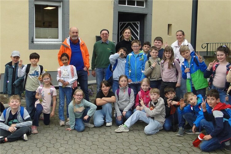 Klasse 3 der Leo-Stausberg-Schule in Brohl-Lützing