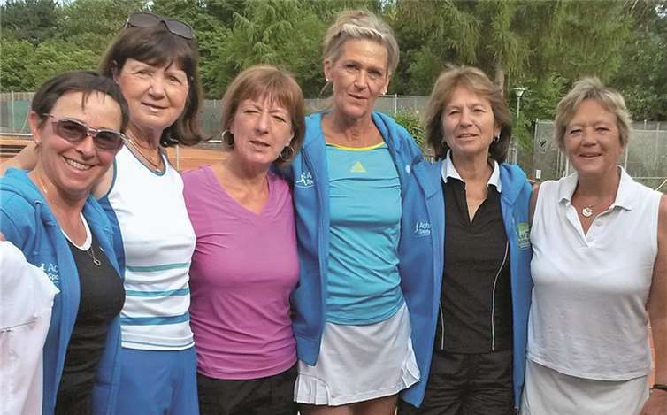 Klassenerhalt für Helena Behr, Karin Schulze, Ulla Dederichs, Silke Braun, Jutta Benthe und Dorothea Mathy (v.l.). Privat