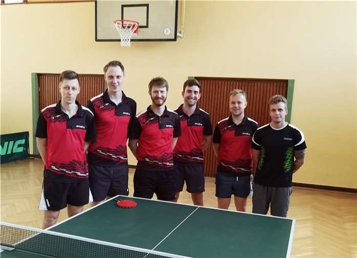 Klassenerhalt im Endspiel gesichert: Die SG Sinzig/Ehlingen mit v.li. Nils Damke, Christian Ehlers, Philipp Guse, Henrik Euteneuer, Marcel Hippchen und Jonas Sonntag.  Foto: BL