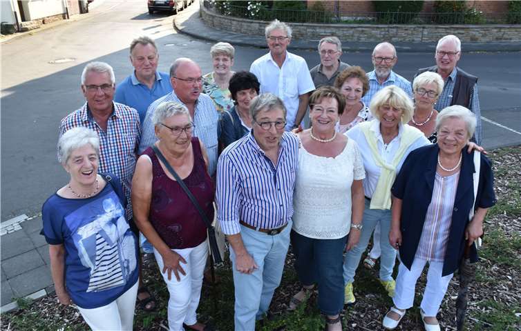 Klassentreffen hatte der Linzer Volksschuljahrgang 1954 mit einem kleinen Programm.  Hans-Werner Heepenstrick