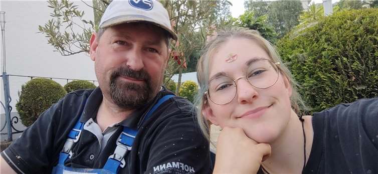 Flut: Humor der Ahrtaler beeindruckte Helfer Klaus Betke mit seiner Tochter Lisa. Foto: privat