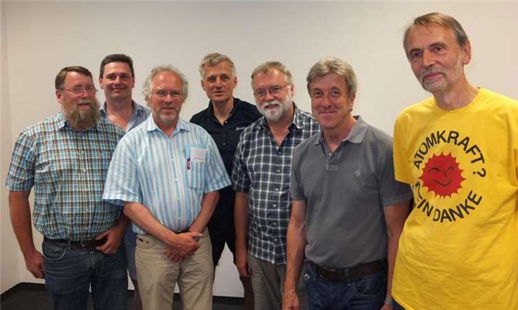 Klaus Brunsmeier (2. v.re.) mit Mitgliedern des Bündnis Klimaschutz Mittelrhein.privat