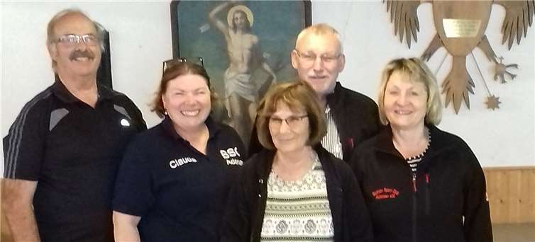 Klaus Brust, Claudia Metz-Schmitt, Ingrid Metz, Herbert Marzi und Rosemarie Marzi belegen Rang 2 in der Bezirksliga.privat