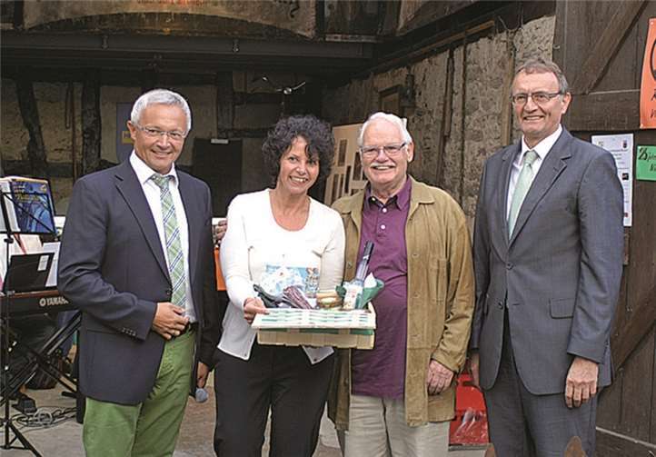 Klaus Georg wirkte lange Jahre in der Kommission mit und wurde nun für diese Mitarbeit und sein Engagement geehrt.