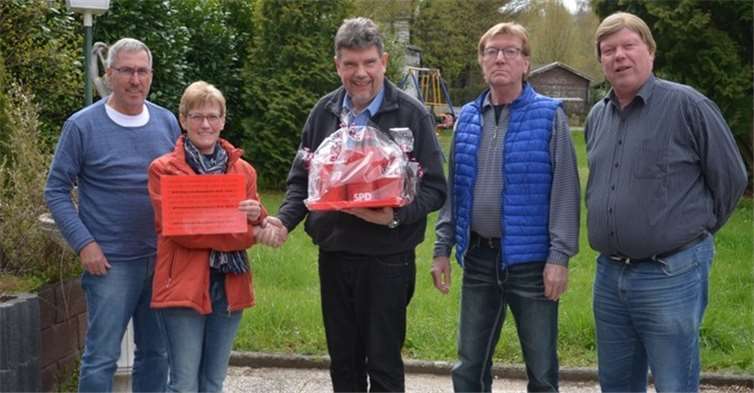 Klaus Herbel (3.vl.) mit Mitgliedern des OV-Vorstandes und dem SPD-Kandidaten für den Ortsbürgermeister, Werner Stahl (4.vl.).Foto: privat
