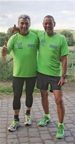 Klaus Jahnz (l.) und Peter Weißenrieder waren mit ihren Ergebnissen beim Monschau-Marathon sehr zufrieden. privat