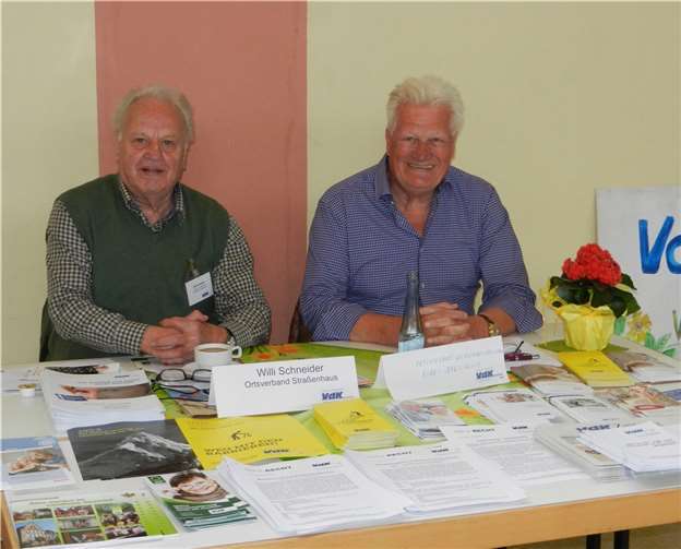 Klaus Marstaller und Willi Schneider informierten engagiert beim Seniorentag in Kurtscheid. Privat