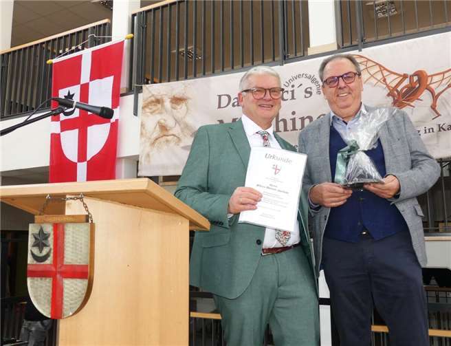 Klaus Werner Juchem wurde für sein ehrenamtliches Engagement mit der städtischen Verdienstmedaille ausgezeichnet.